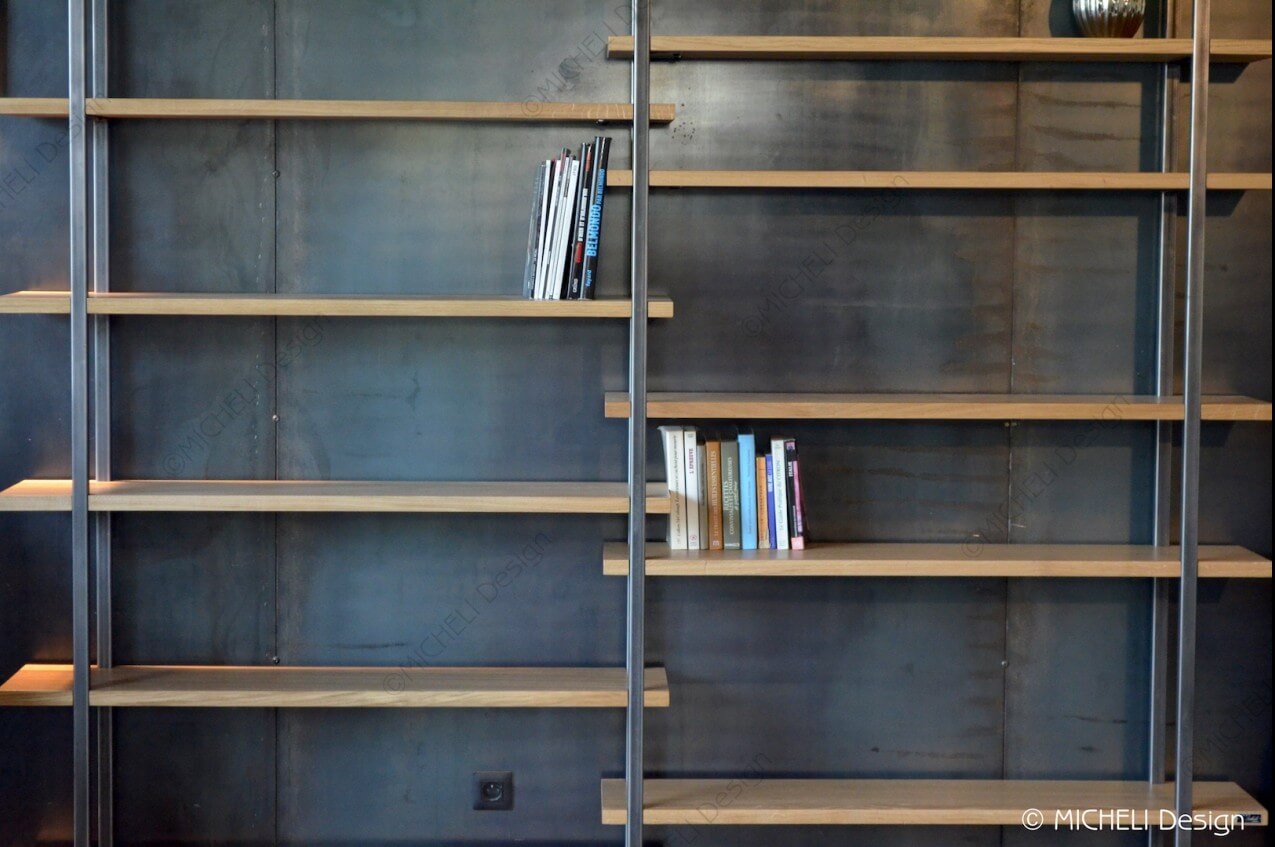 Bibliothèque étagère design en bois massif verni pour salon