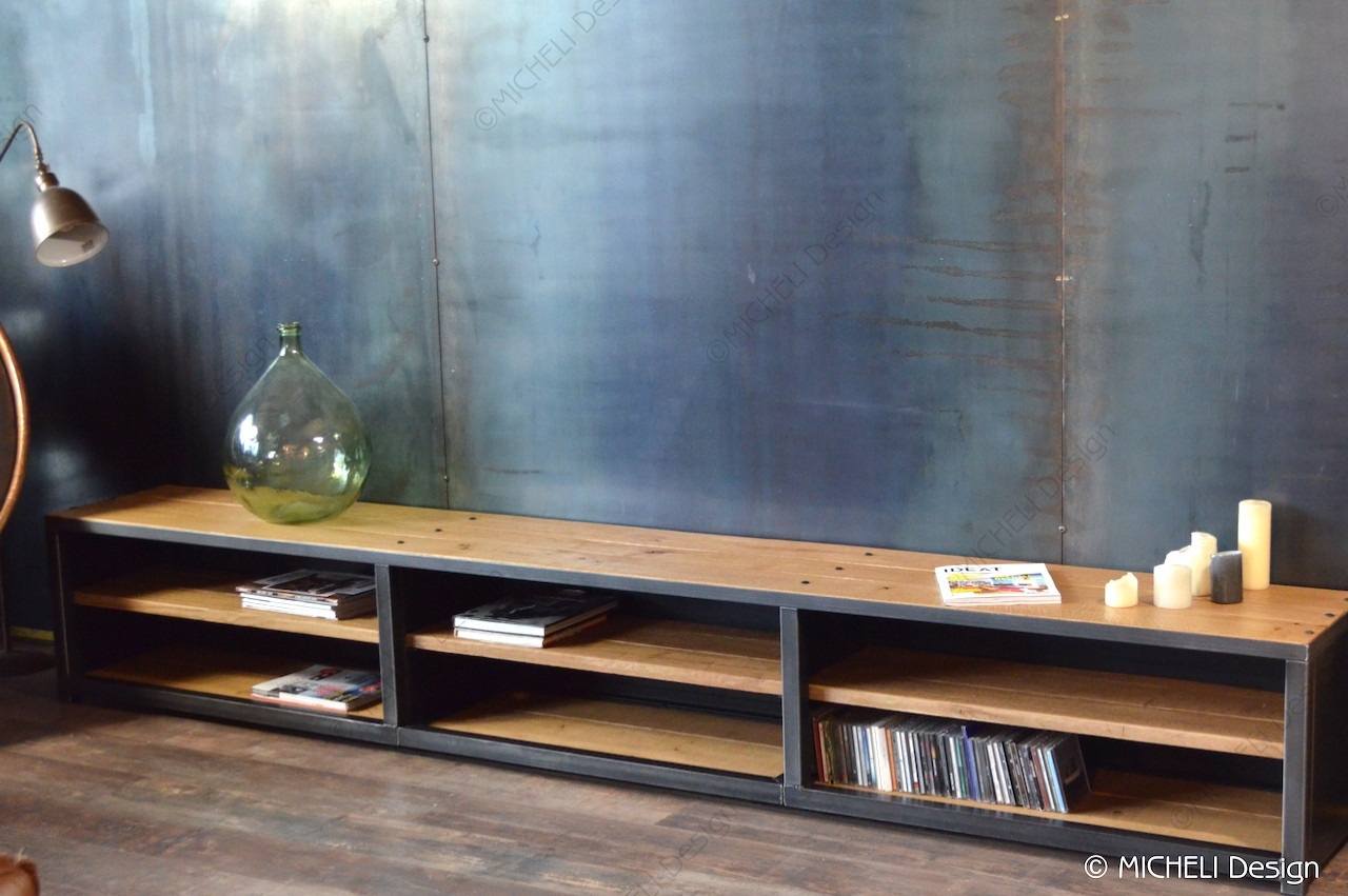 Grand meuble tv bas de style industriel en bois et métal Terminus